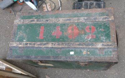 Malle_bureau_postal_metal__dessus_avant