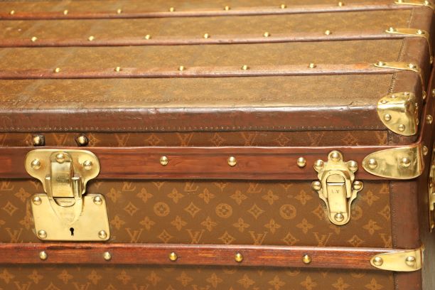 Restoration of two Louis Vuitton trunks stripping paint - Malle2luxe