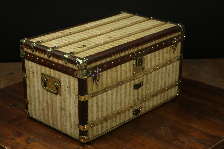Restoration of two Louis Vuitton trunks stripping paint - Malle2luxe