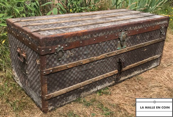 Restoration of two Louis Vuitton trunks stripping paint - Malle2luxe