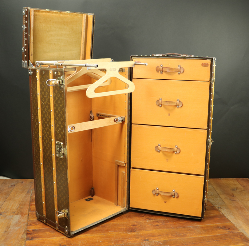 LOUIS VUITTON Monogram Wardrobe 85 Casier Trunk 1255166