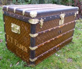 Malle_monogramme_Louis_Vuitton_courrier__cot_