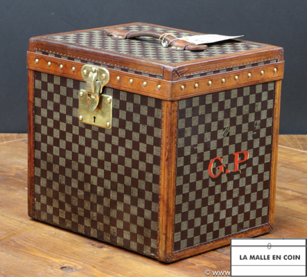 LOUIS VUITTON CAR TRUNK C.1907 - Objects of cur