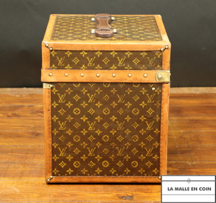 R2576 Malle vuitton a chapeau Apres 9