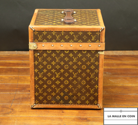 R2576 Malle vuitton a chapeau Apres 9