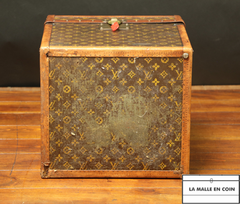 R2576 Malle a chapeau Louis Vuitton monogram avant 2