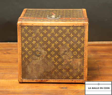 R2576 Malle a chapeau Louis Vuitton monogram avant 2