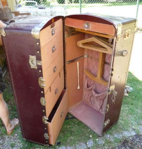 diy wardrobe trunk