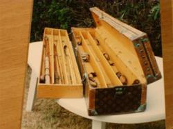 malle_louis_vuitton_pour_canne_a_peche.jpg malle_louis_vuitton_pour_canne_a_peche.jpg