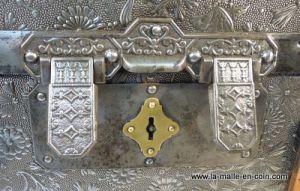 Malle_americaine__1850__metal__et_bois_details