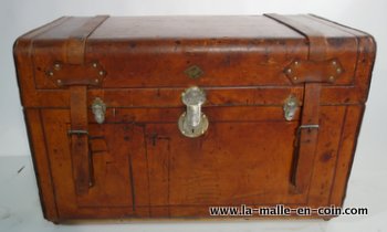 R1547 Russian leather trunk