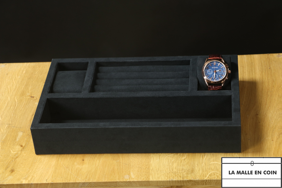 105148 Chassis , Coffret noir  avec baguier   2 montres 