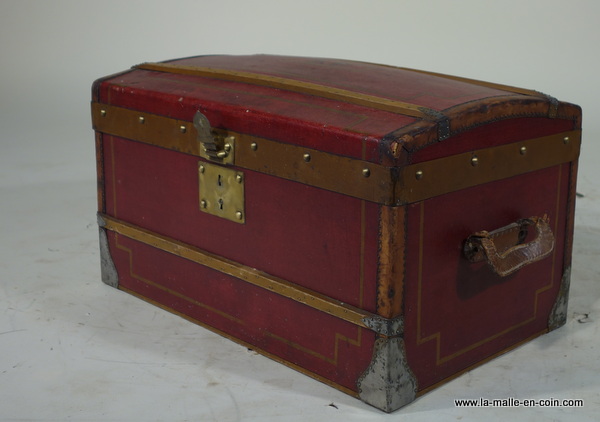 R1463 Malle poupée rouge DT