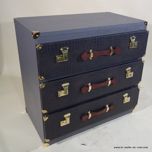R2143 Trunk-like chest of drawers