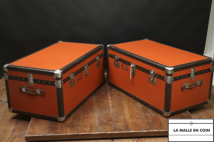 Pair of steamer trunks with key