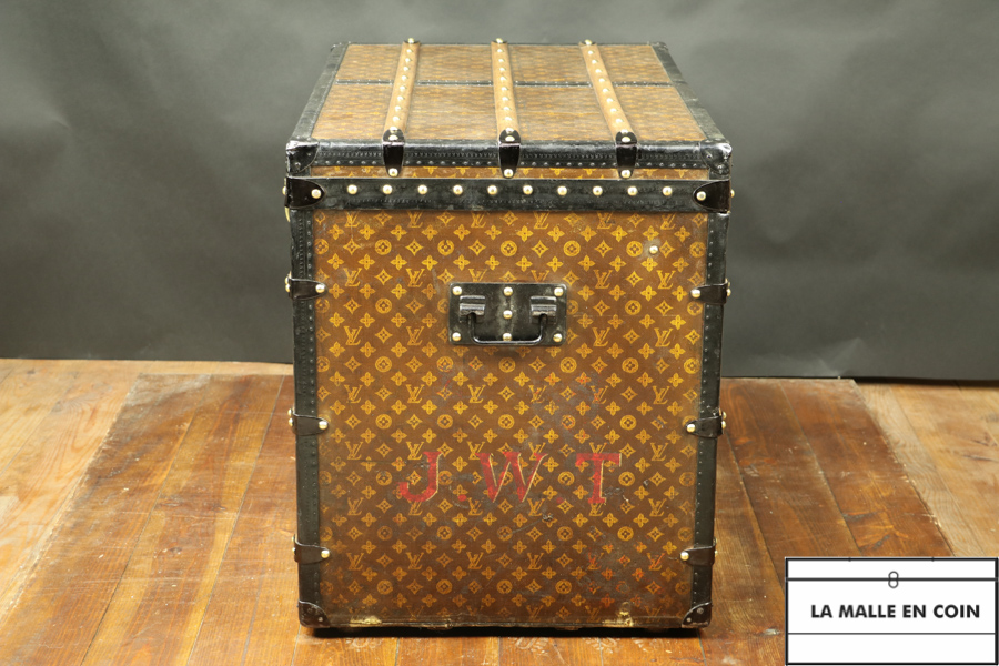 Sold at Auction: LOUIS VUITTON 90 cabine maresque trunk 1914