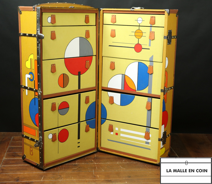 R3393  Malle Wardrobe  Moynat  Style Bahauss