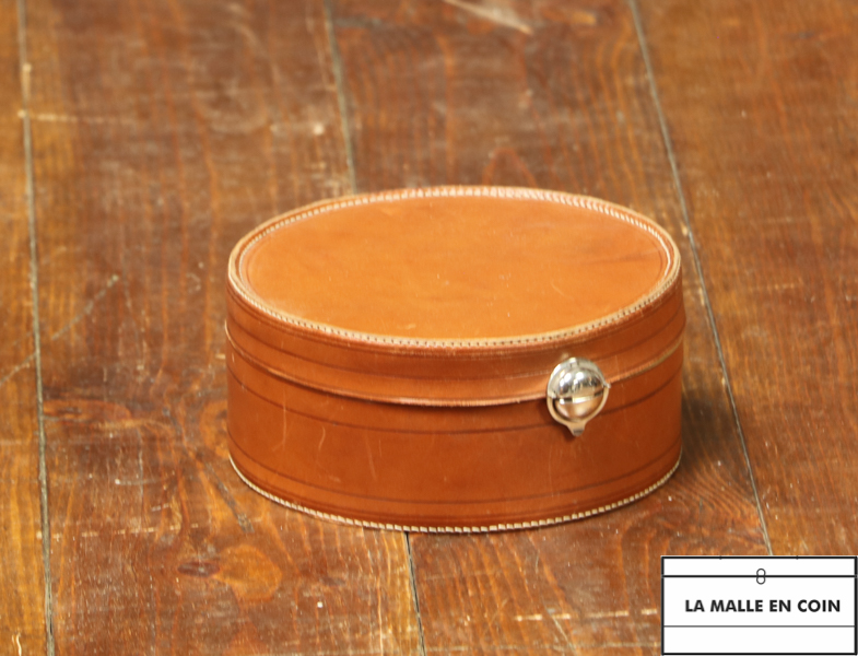 Leather collar box R2790