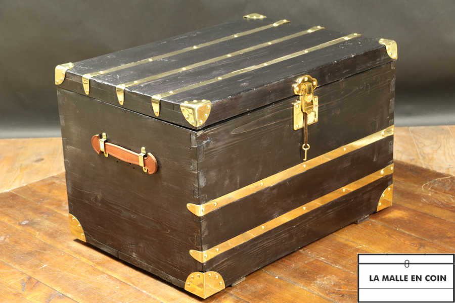 Black flat trunk with brass inlaid slats R2864  