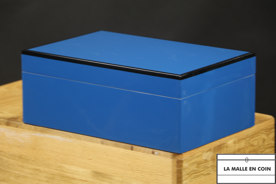 BLUE lacquered jewelry and watch box
