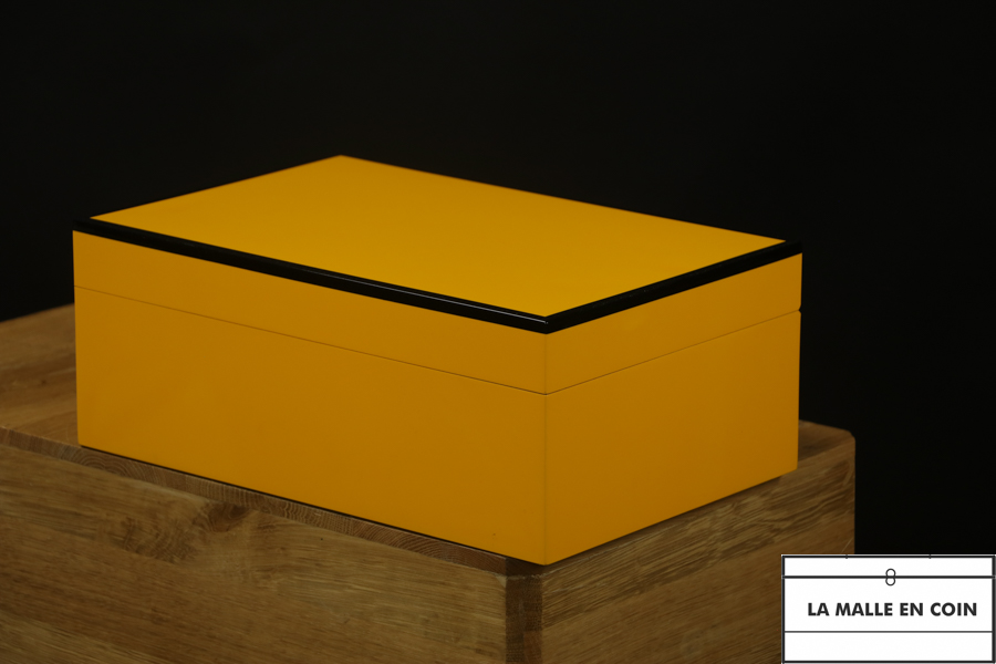 Lacquered YELLOW box