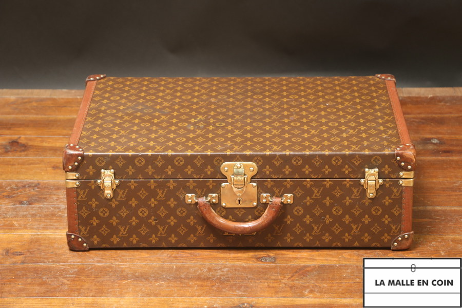 Suitcase Louis Vuitton monogram stencil and leather corners