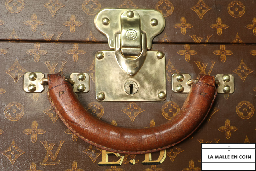 Louis Vuitton lingère Trunk special - La malle en coin