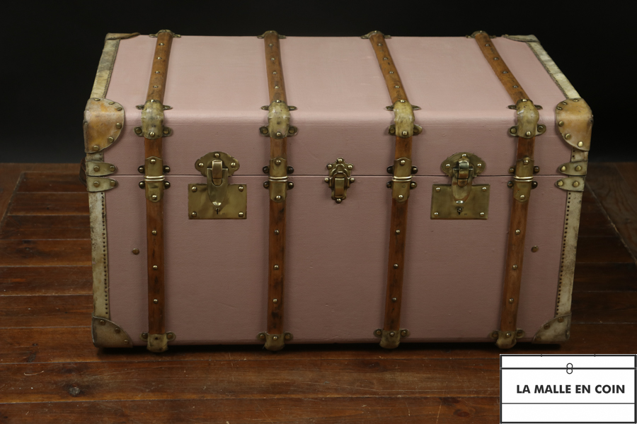 steamer trunk luggage