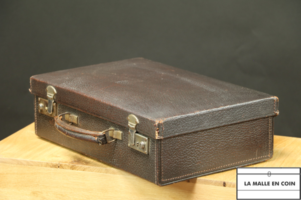 R1690 Brown leather suitcase