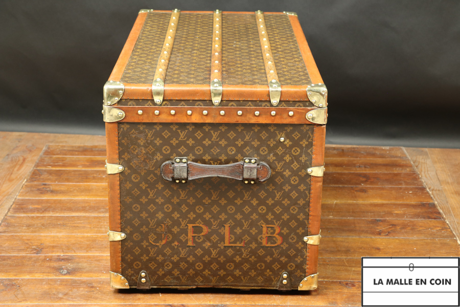 Superb 1920s Monogram Louis Vuitton Steamer trunk with Belt - Leather  Storage & Accessories