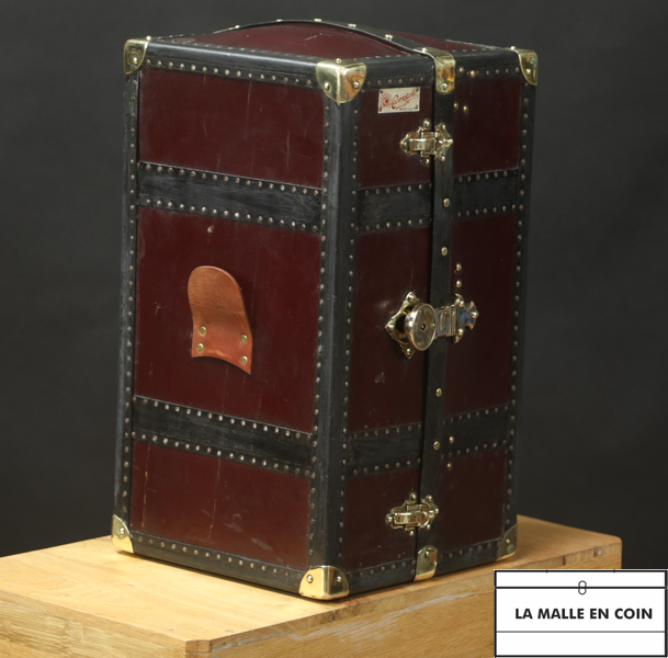 Cosmopolis brand wardrobe or trunk for dolls