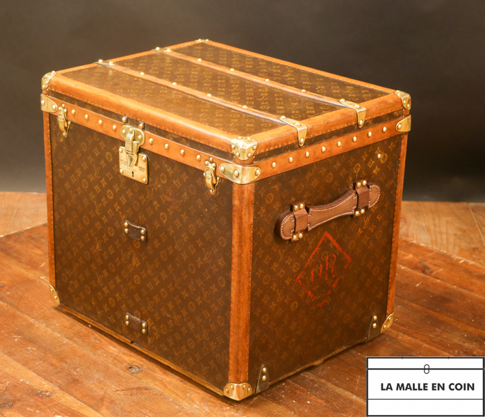 Amazing and Rare Louis Vuitton Hat Trunk in Brown Monogram stencil