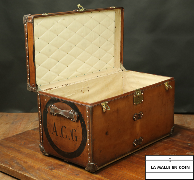 Sold luggages : Steamer Louis Vuitton leather trunk R2752