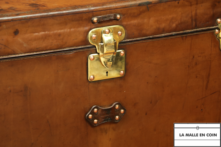 Sold luggages : Steamer Louis Vuitton leather trunk R2752