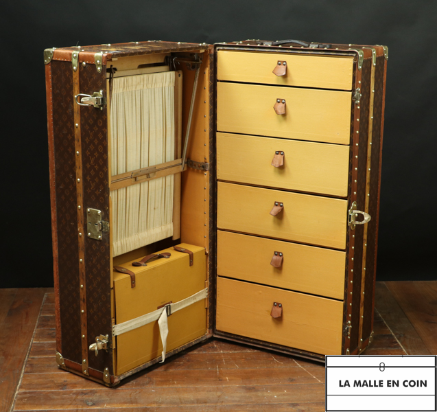 R3438  Wardrobe  Louis Vuitton 