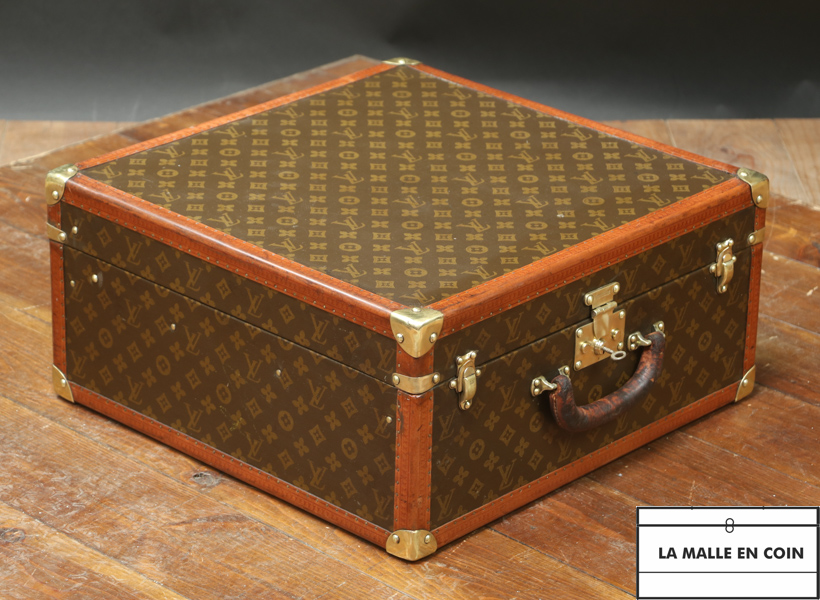 SOLD Trunk for shirts / Hats from the luxury brand Louis Vuitton