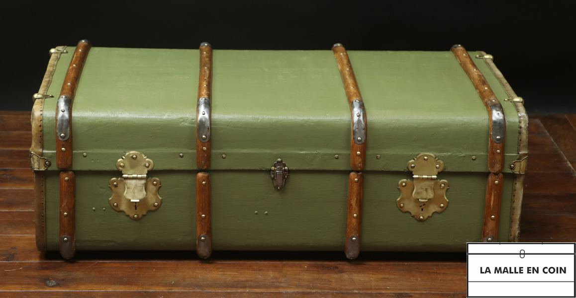 Curved cabin trunk, water green color