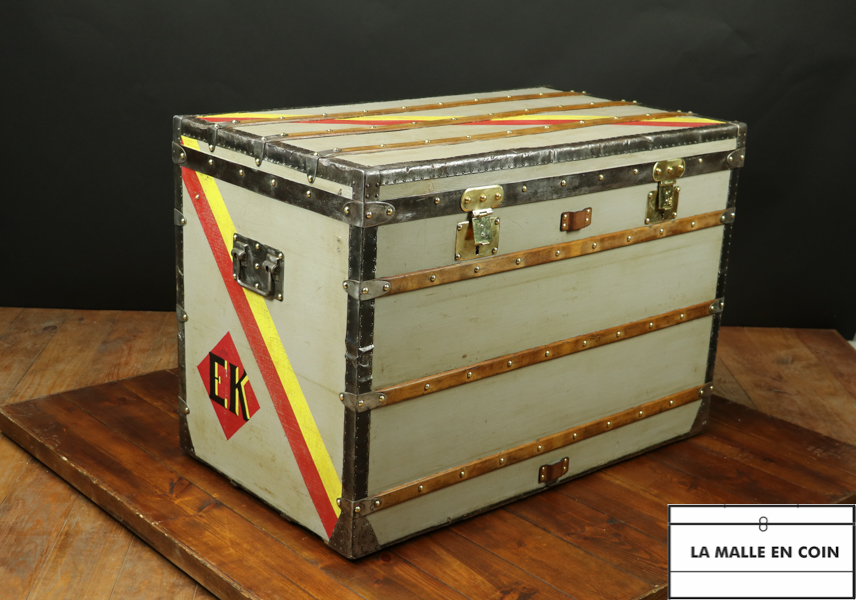 A LOUIS VUITTON 'TRIANON' GREY CANVAS TRUNK