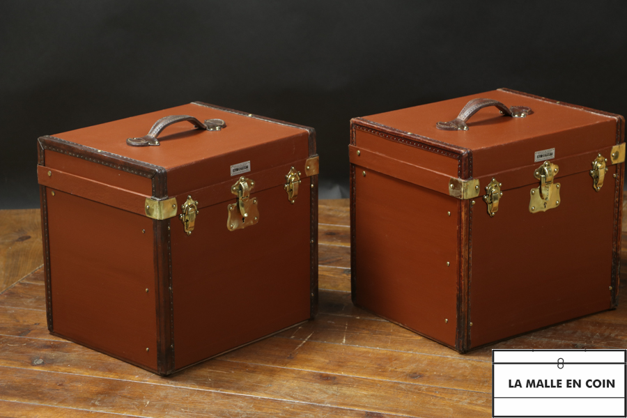 Pair of hat trunks from the Au Départ brand