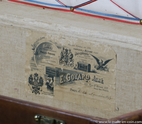 Malle courrier de la marque Goyard - toile unie