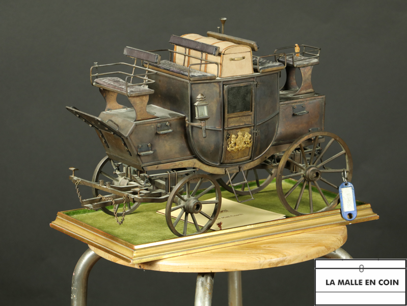 R2635 Metal reproduction of stagecoach