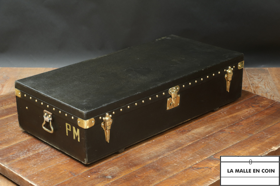 Black Car trunk from Louis Vuitton SOLD VENDUE 