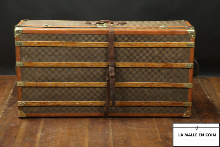 Malle à Damier Au Touriste - Modèle R2446 - État D'occasion - Idéale Déco Ou Rangement