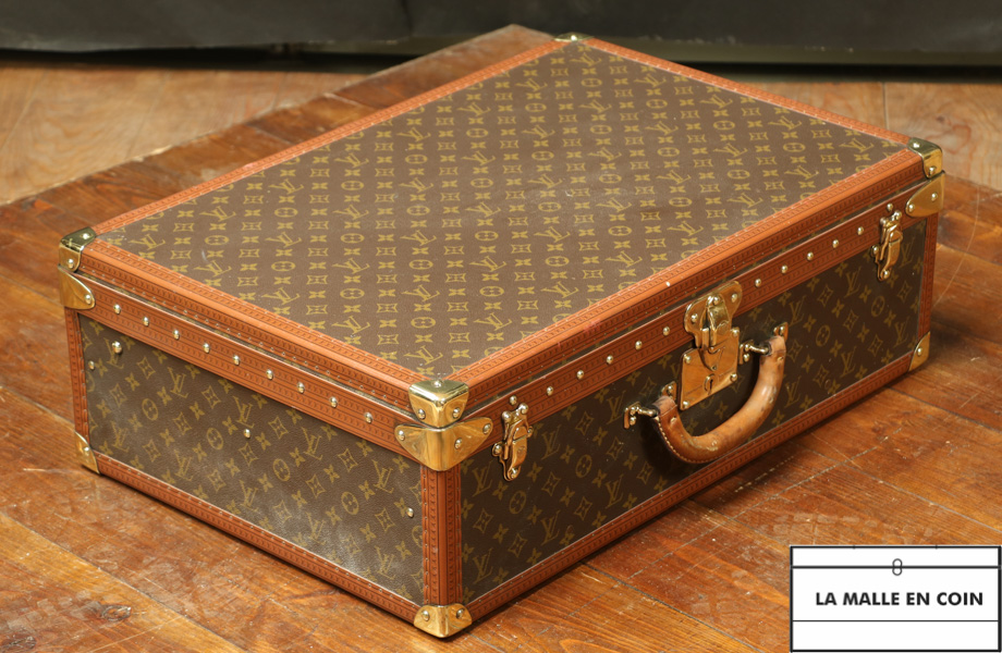 This Louis Vuitton monogrammed suitcase is type Alzer 65