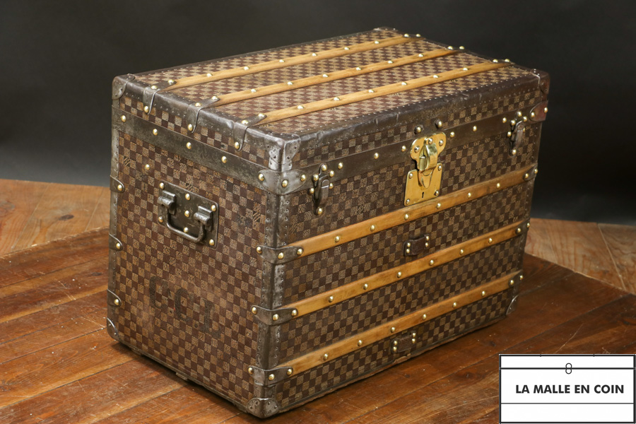Louis Vuitton checkerboard shoe trunk (1897-1901)