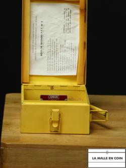 Boite_metal_jaune_de_secours__PTT_3316__1789392183_195