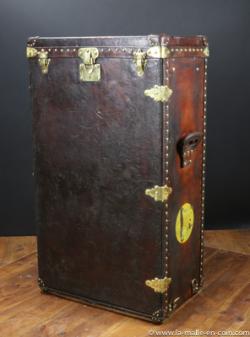 Louis Vuitton Lilly Pons leather trunk