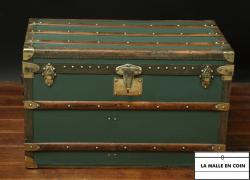 Louis Vuitton UK: £12 trunk nets thousands for owner in auction