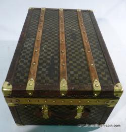 MOYNAT damier trunk