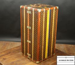 Louis Vuitton UK: £12 trunk nets thousands for owner in auction